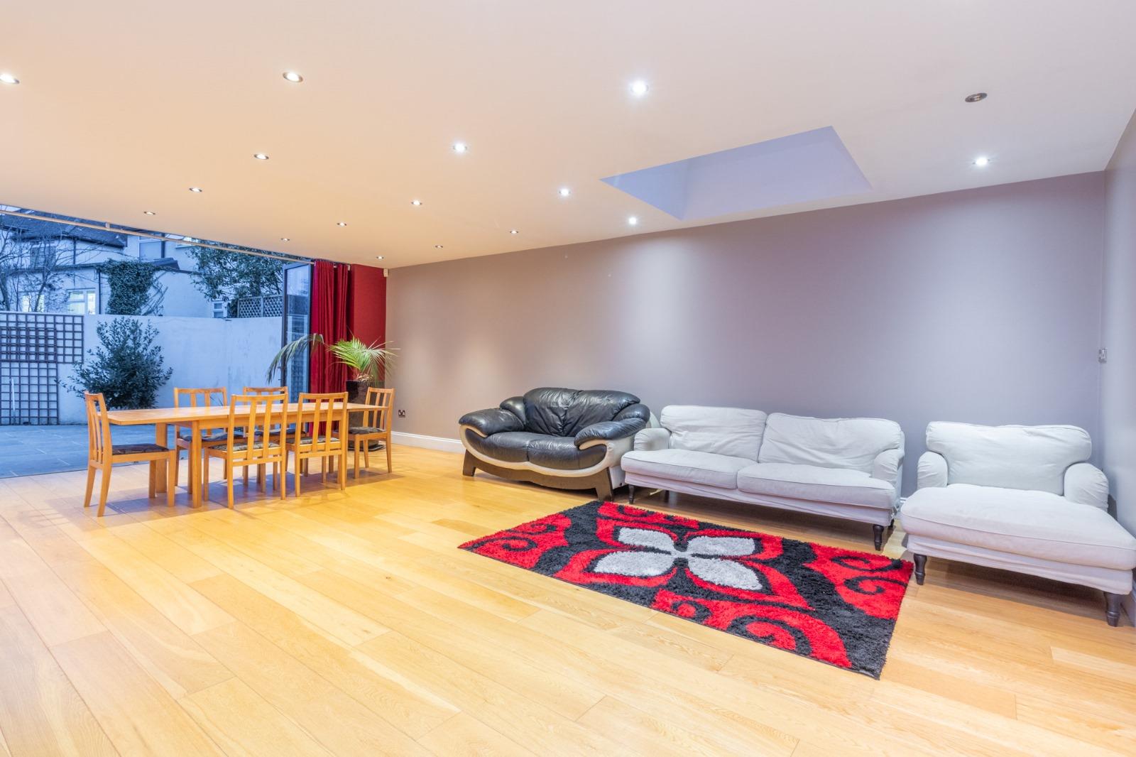 Warwick Avenue, Edgware Taylor Hawkins